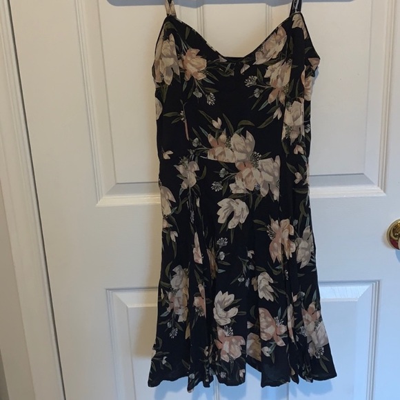 Aritzia x Talula black floral dress size 4 (S/XS) - Picture 1 of 6